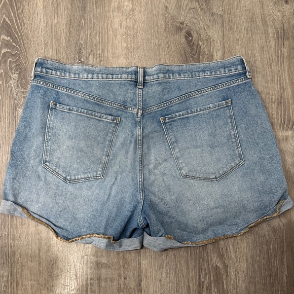 Old Navy Boyfriend Denim Short - Size 18 - Picture 3 of 3